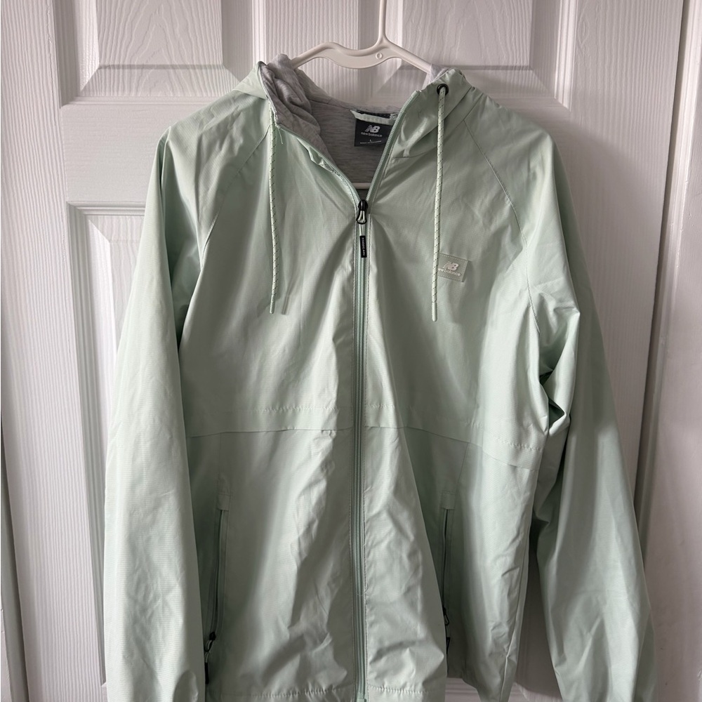 New Balance Women’s Mint Windbreaker